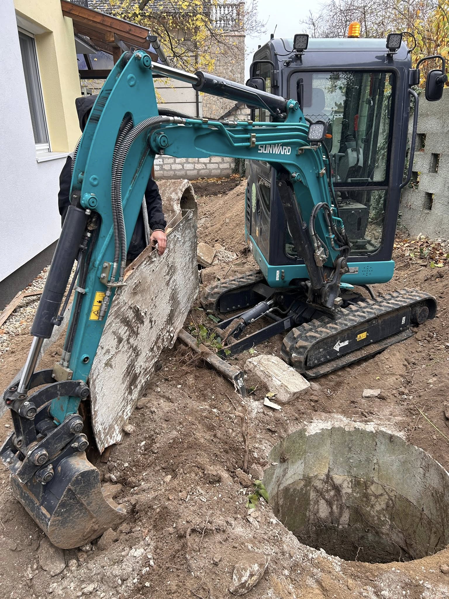 Gyorsabb és költséghatékonyabb kertépítés a Dél-Budai régióban – saját munkagépekkel